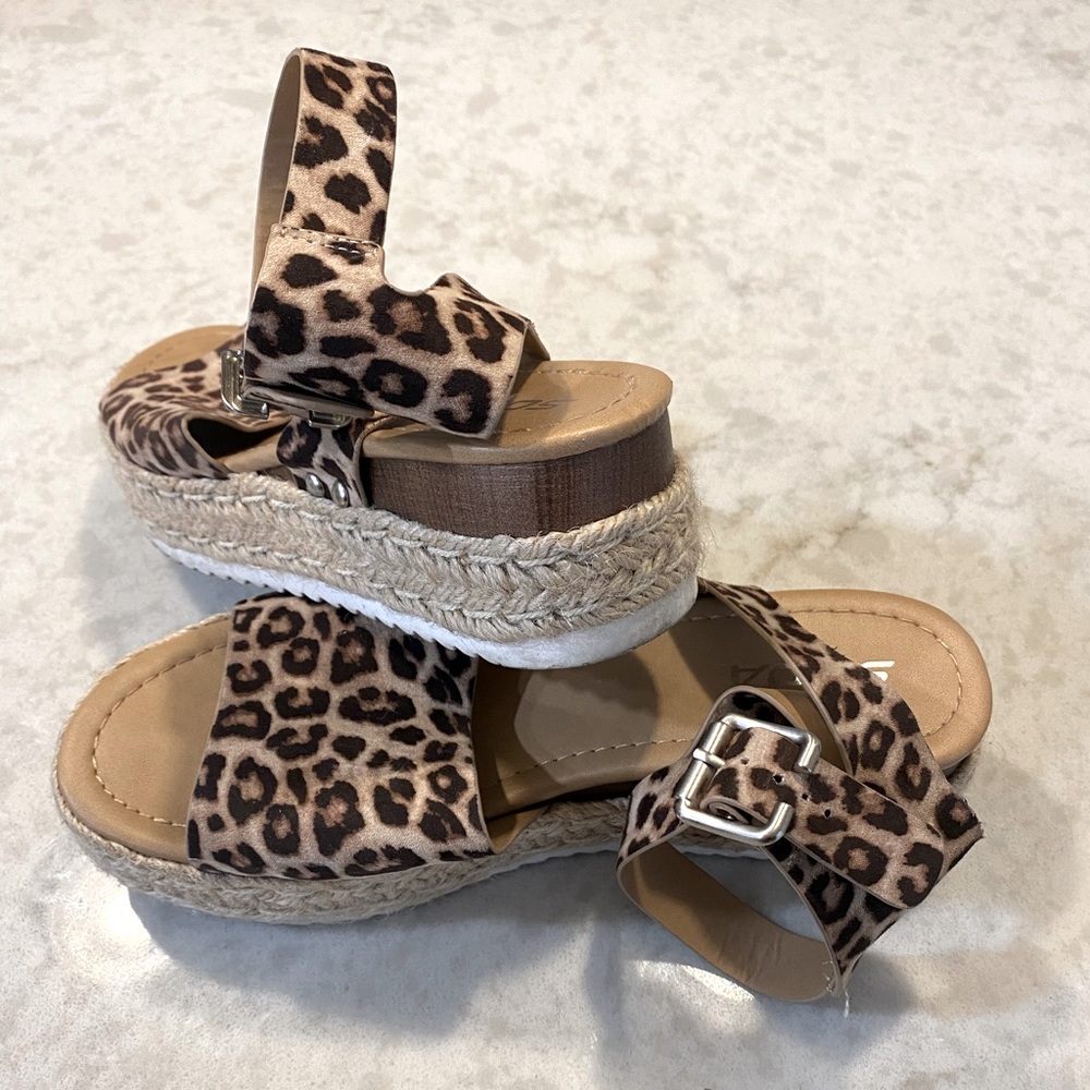 Leopard print platform sandal